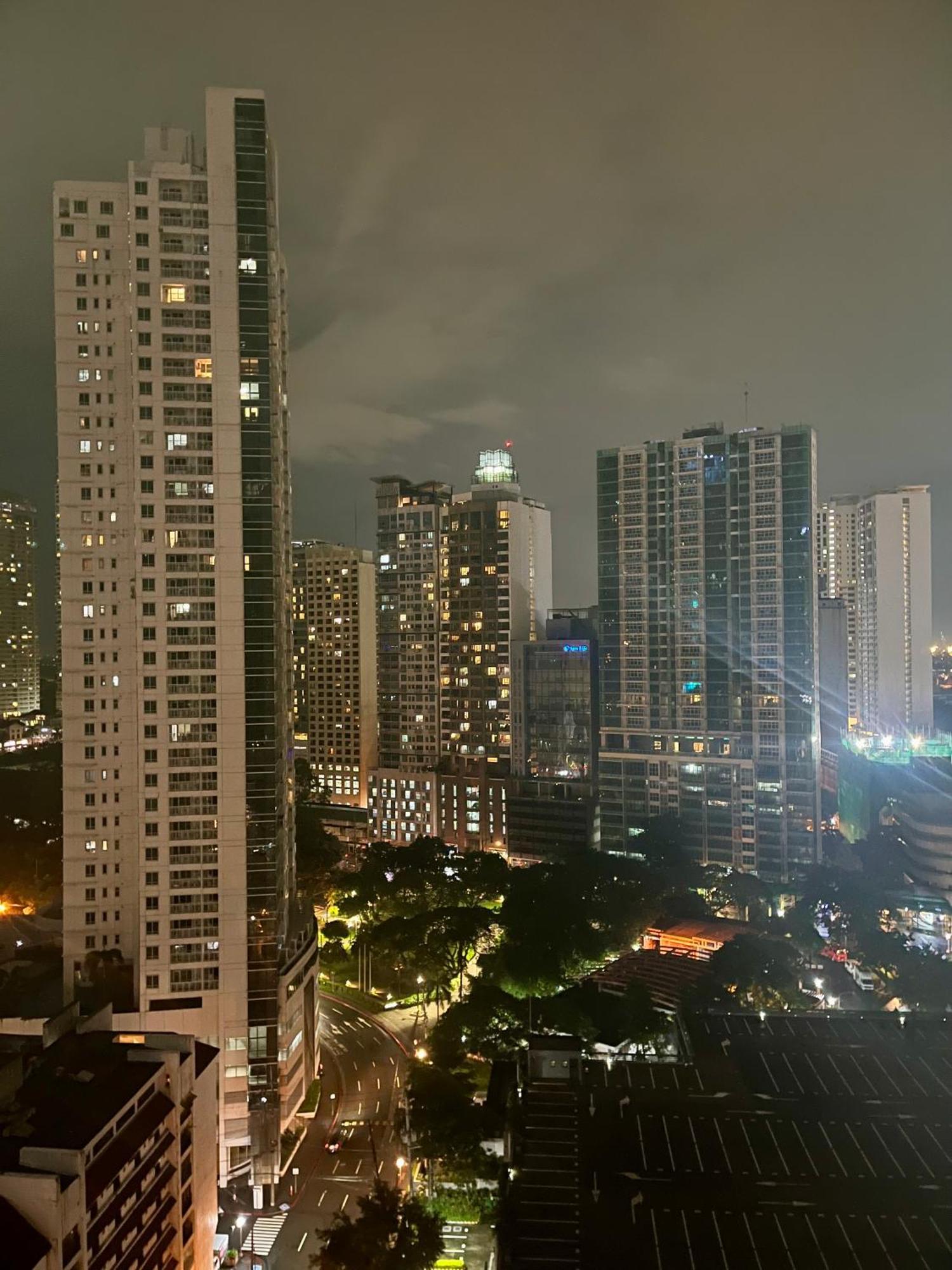 סן פדרו מקאטי Greenbelt Hamilton Tower 1 מראה חיצוני תמונה