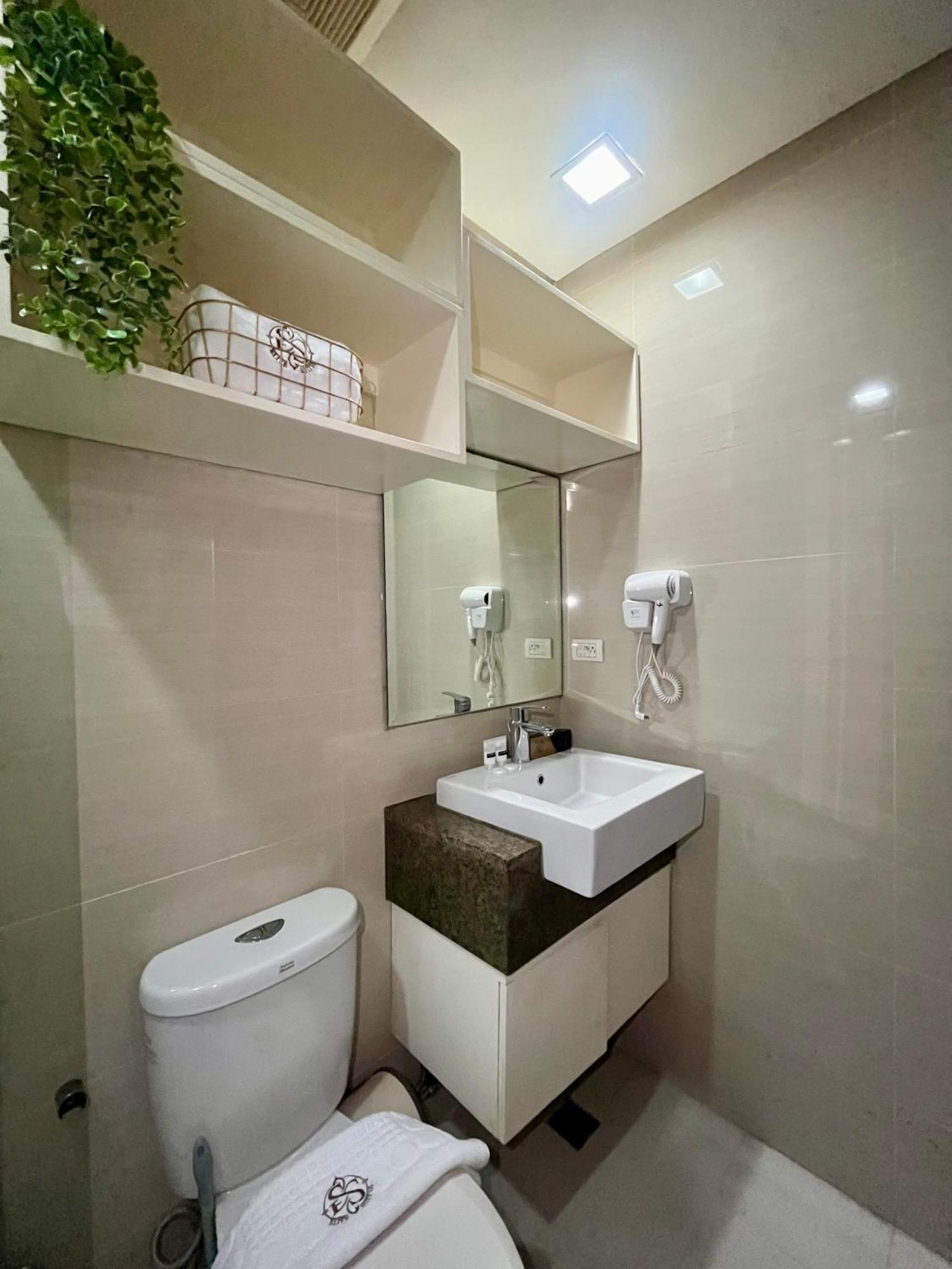 סן פדרו מקאטי Greenbelt Hamilton Tower 1 מראה חיצוני תמונה
