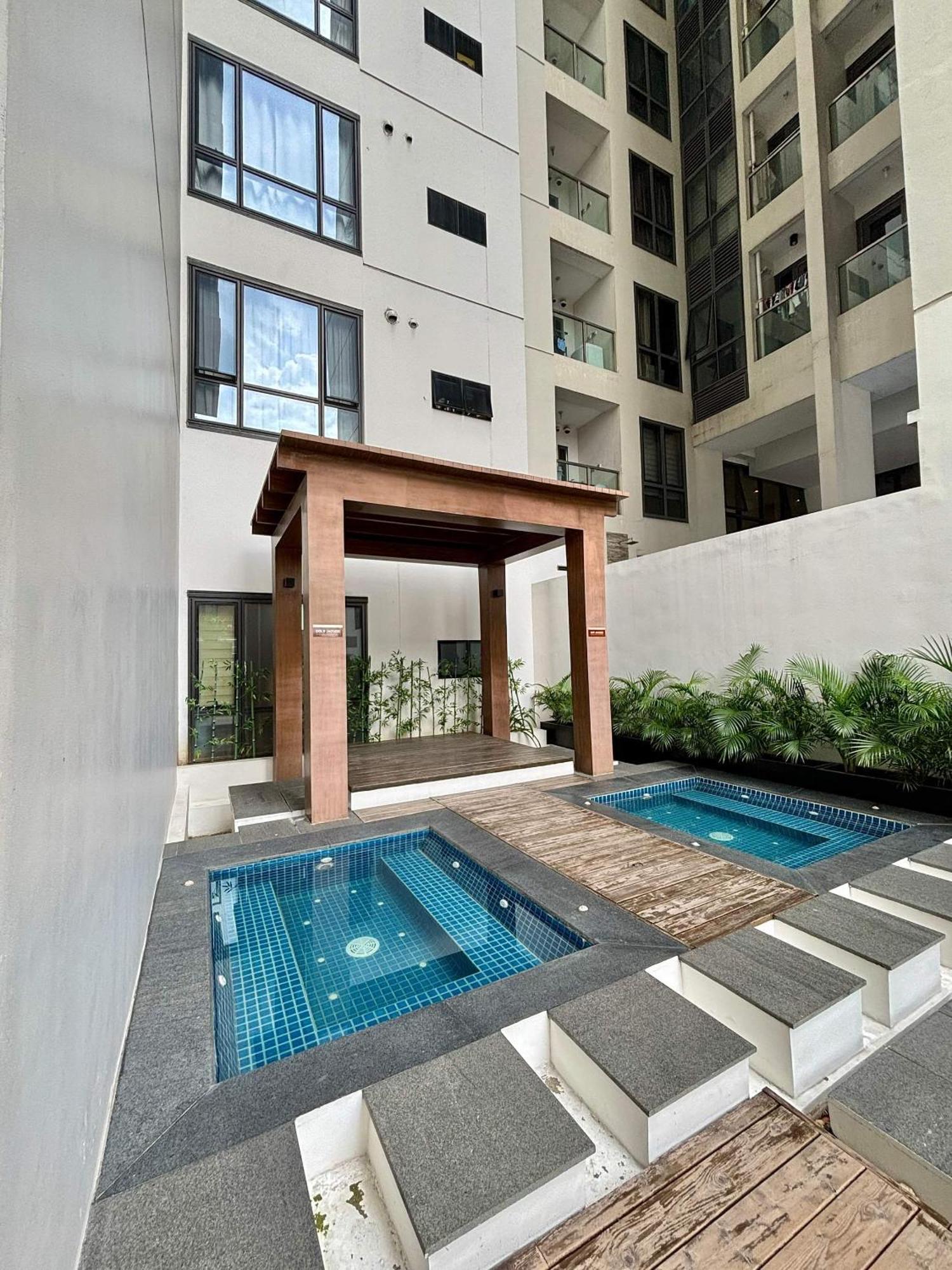 סן פדרו מקאטי Greenbelt Hamilton Tower 1 מראה חיצוני תמונה